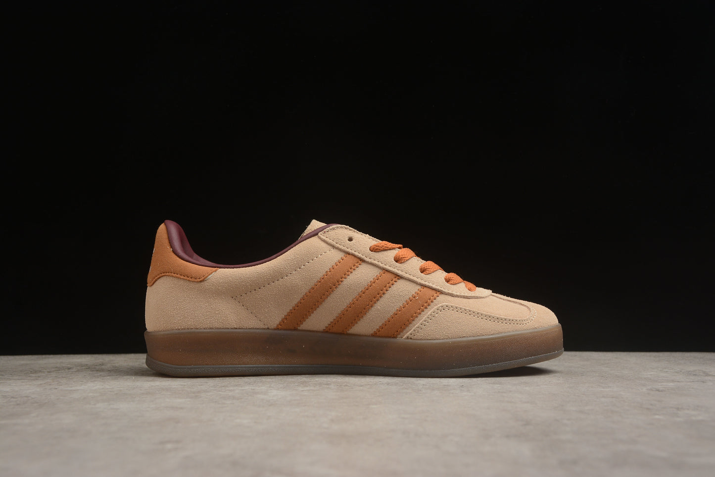Gazelle beige y marrón