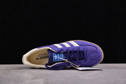 Gazelle morado y blanco