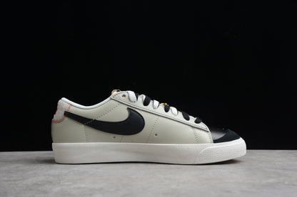 Blazer Low ‘77 PRM “Swoosh 50th Anniversary” negro, beige y dorado