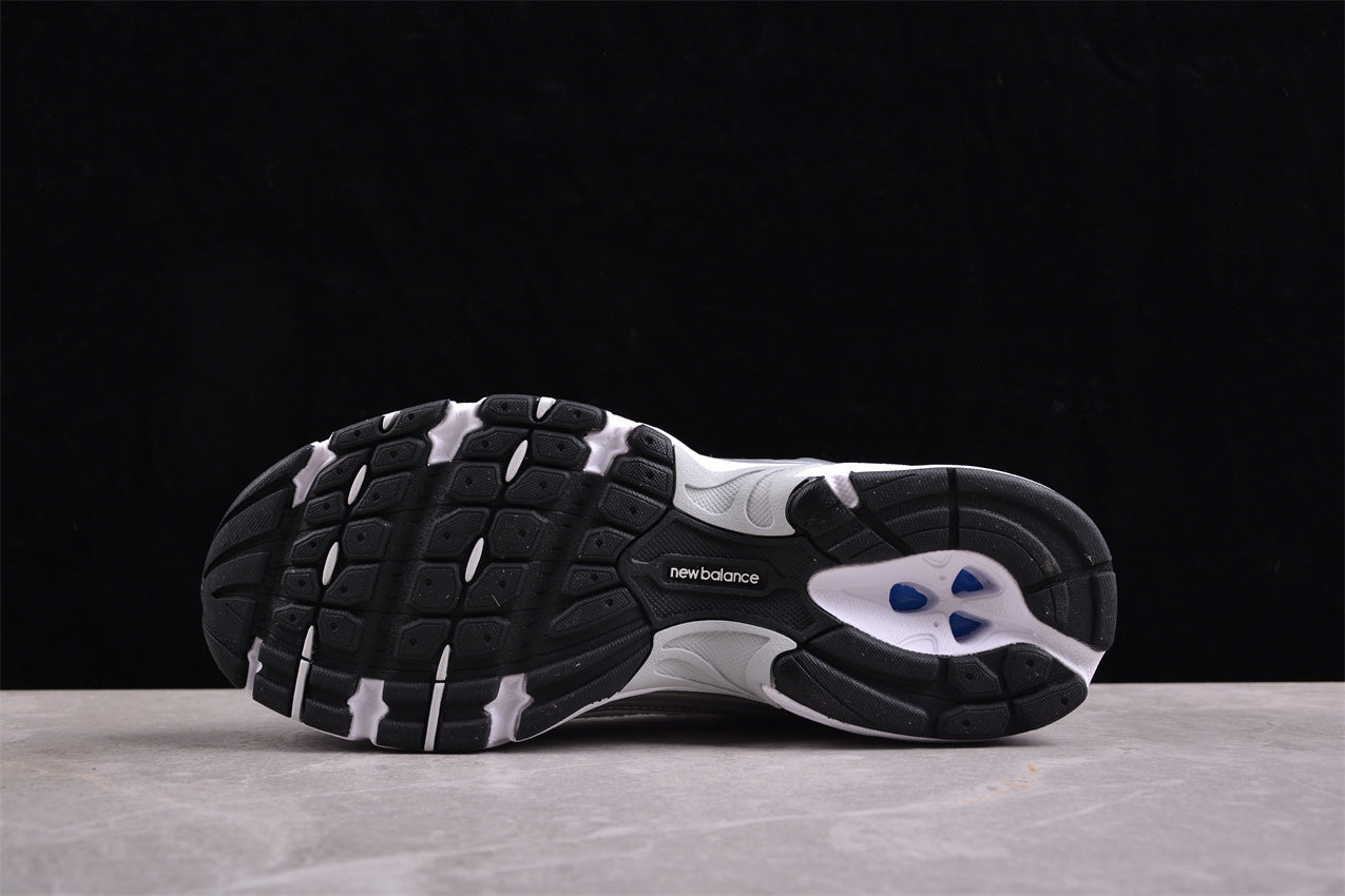 NB 530 plateado y azul