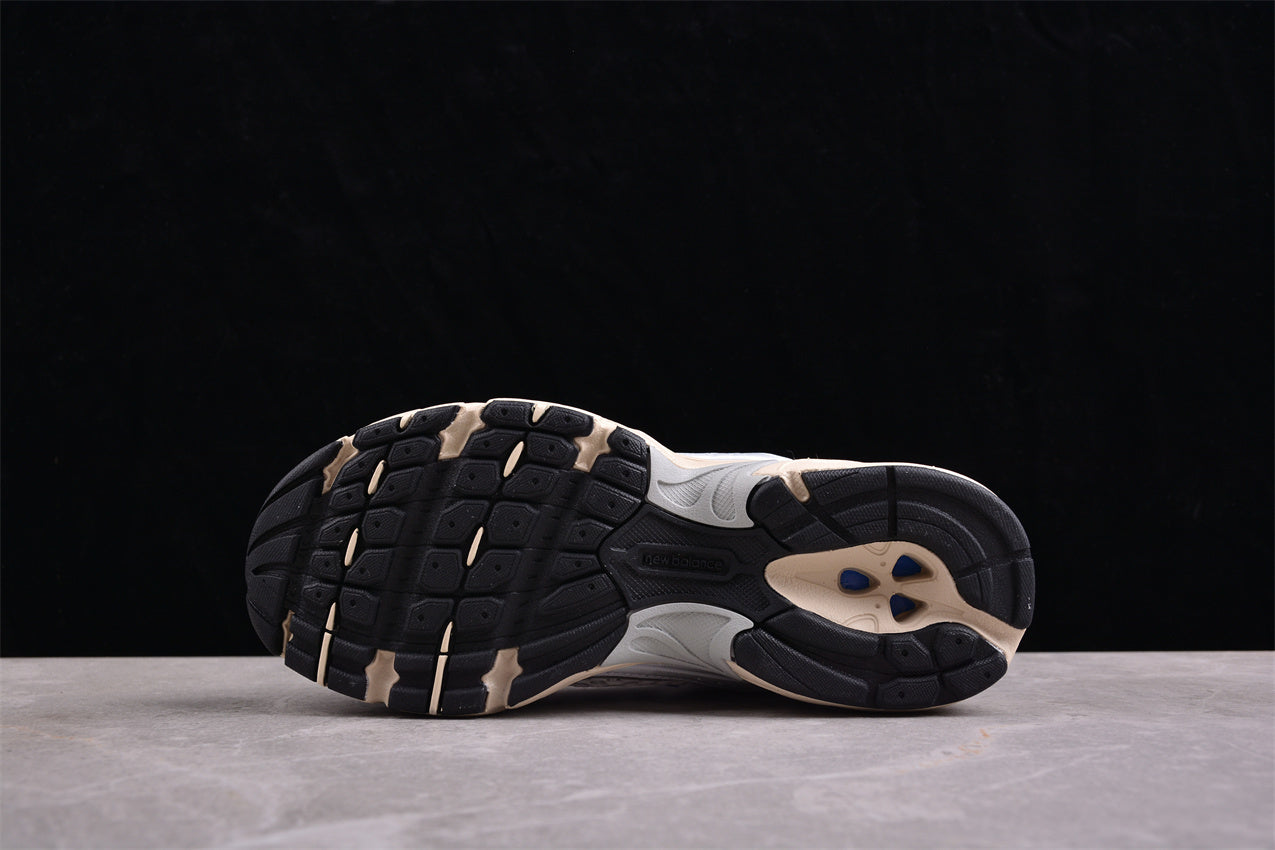 NB 530 blanco y azul