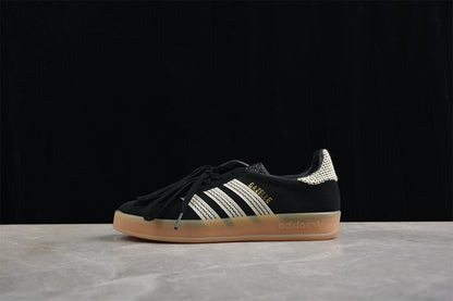 Gazelle negro y beige