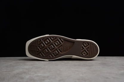 Chuck 70 Plus HI negro y blanco