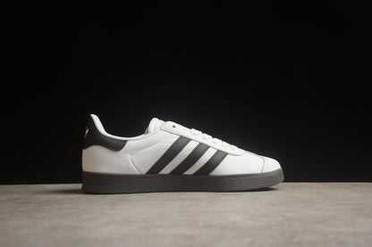 Gazelle blanco y negro