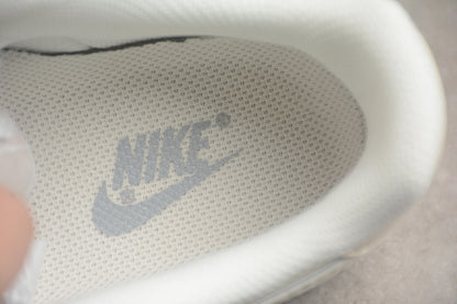 Air Force 1 Low x Stussy beige y gris