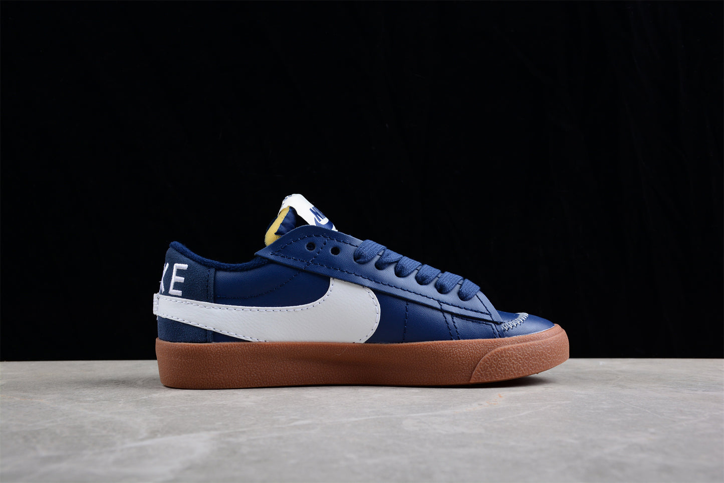 Blazer Low '77 azul y blanco