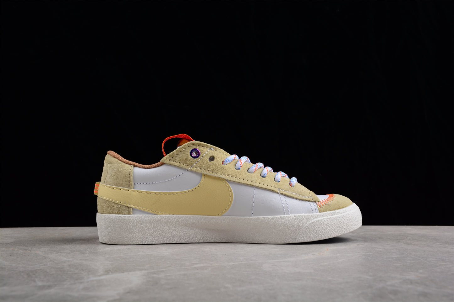 Blazer Low '77 beige, azul y blanco