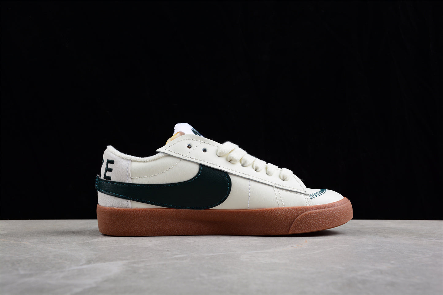 Blazer low '77 blanco y negro