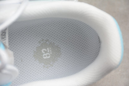 Air Force 1 Low “Love Real" blanco y azul cielo