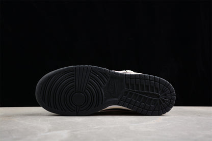 Dunk Low blanco hueso, negro y rosa