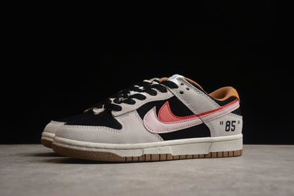 Dunk Low “85” gris, negro y rojo