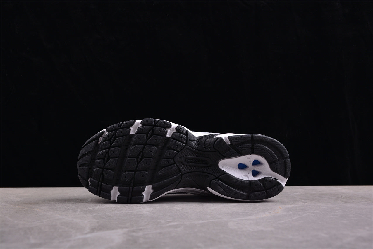 NB 530 blanco y negro