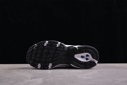 NB 530 blanco y negro