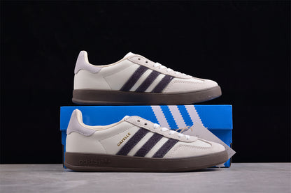 Gazelle blanco hueso y morado