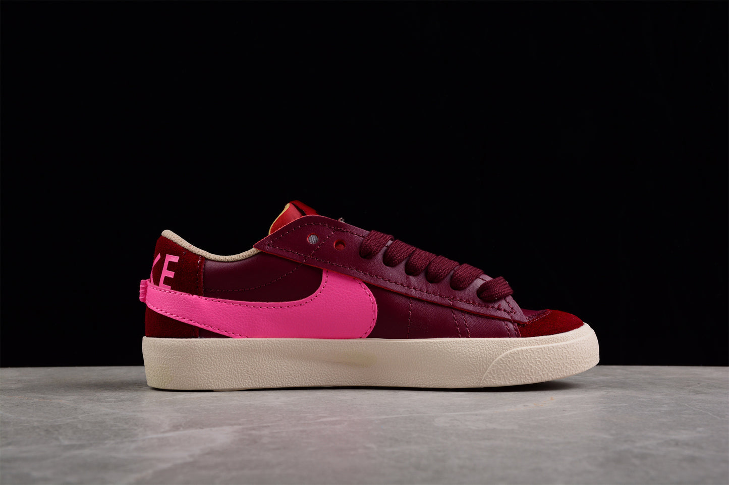 Blazer Low '77 rojo y rosa