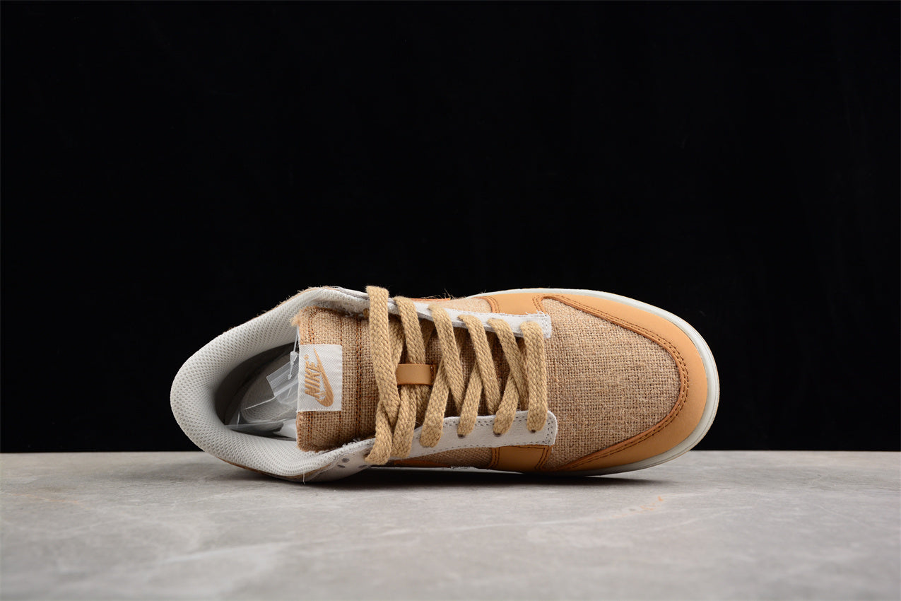 Dunk Low beige y crema