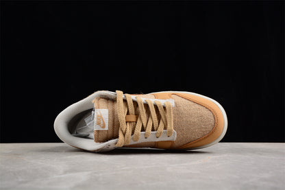 Dunk Low beige y crema