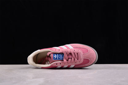 Gazelle rosa y blanco