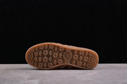 Gazelle rojo y blanco