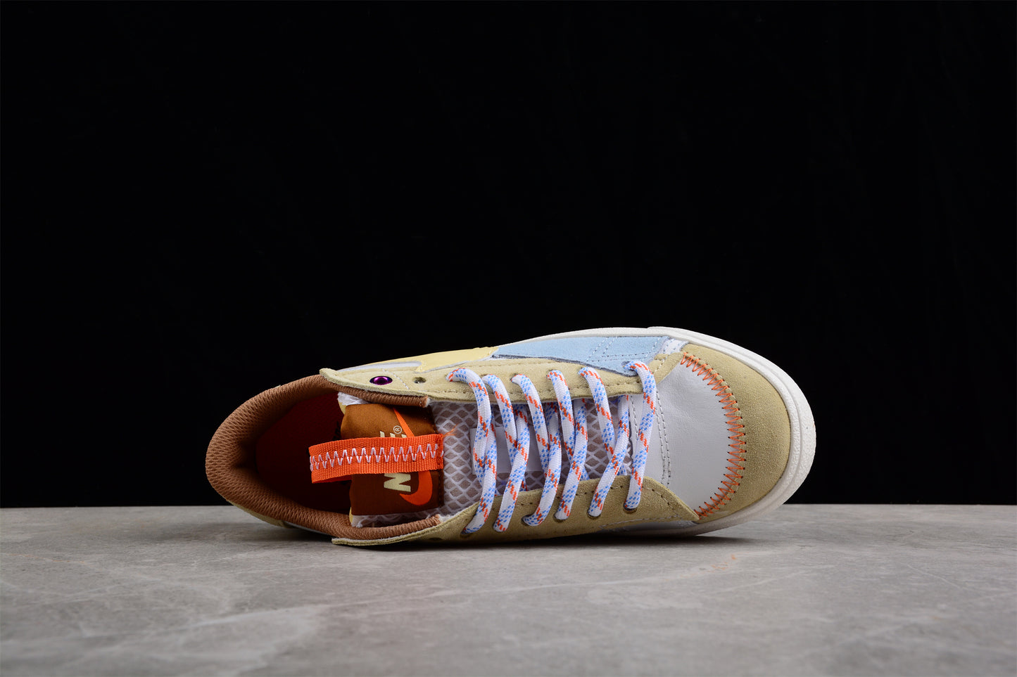 Blazer Low '77 beige, azul y blanco