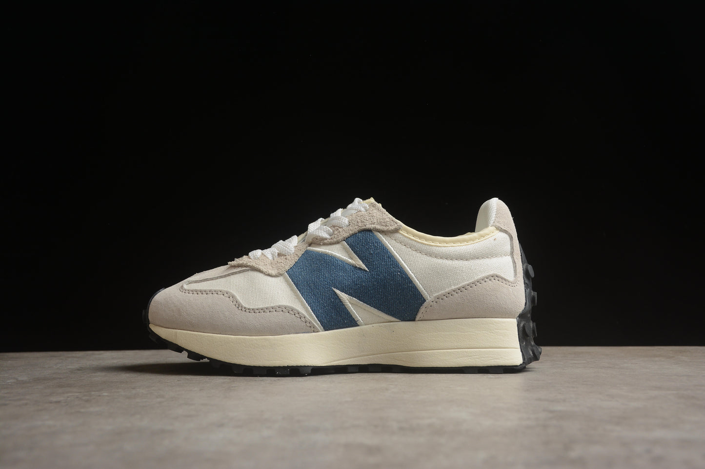 NB 327 blanco y azul