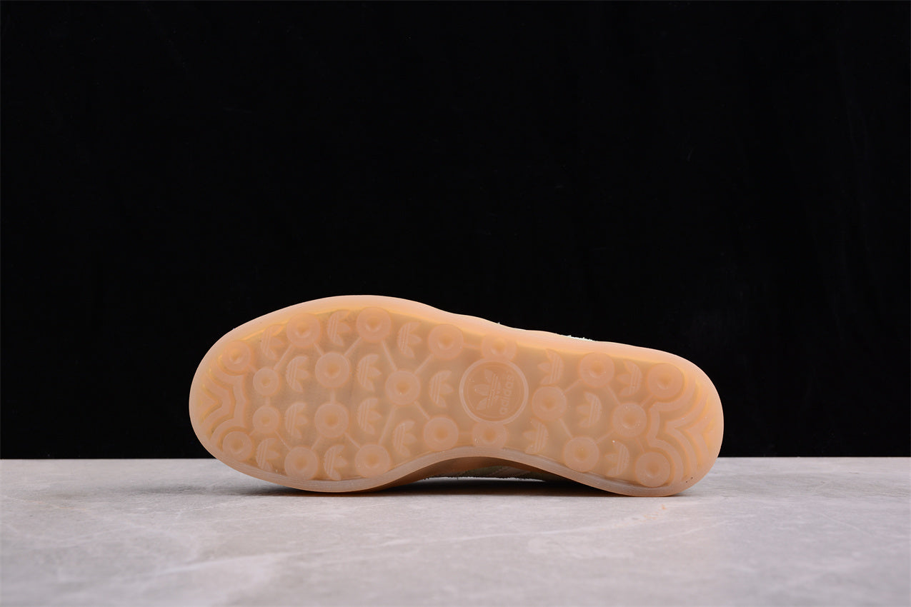 Gazelle verde pastel y blanco