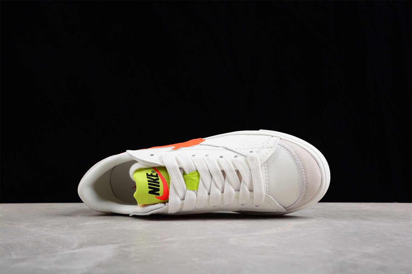 Blazer Low '77 blanco, naranja y verde limon