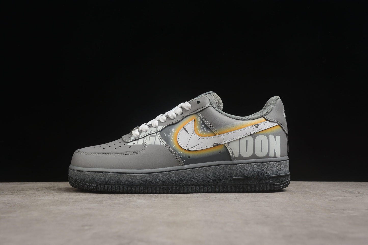 Air Force 1 07 cinza oscuro y blanco
