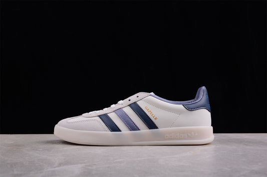 Gazelle blanco y navy