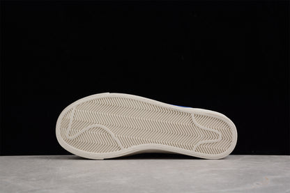 Blazer Low '77 blanco y azul