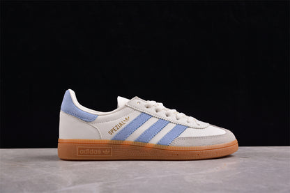 Handball Spezial blanco y azul cielo