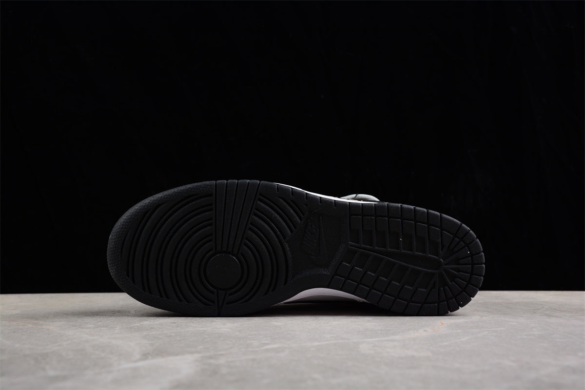 Dunk Low marrón, blanco y negro