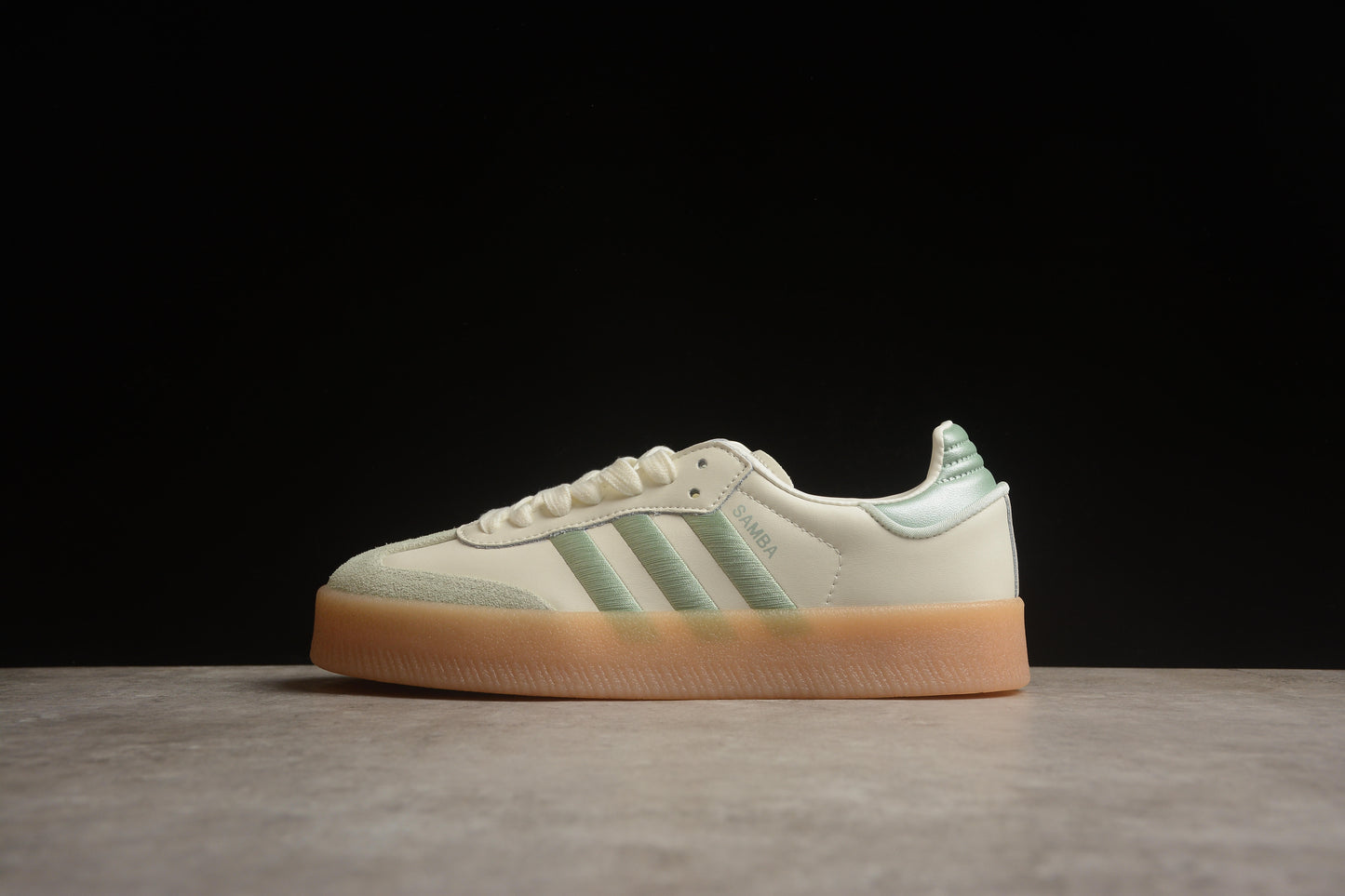 Sambae W plataforma beige claro y verde menta