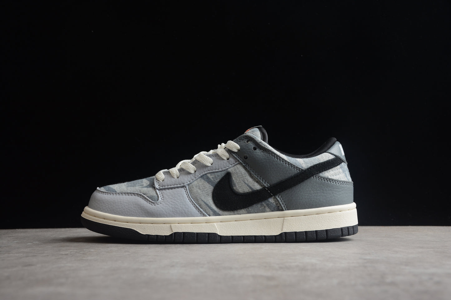 Dunk Low gris y off noir