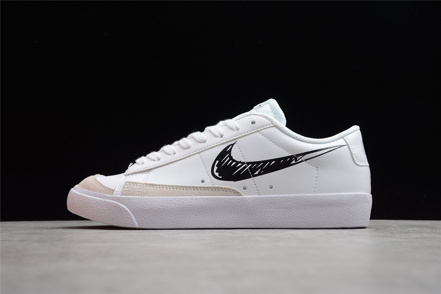 Blazer low '77 blanco y negro