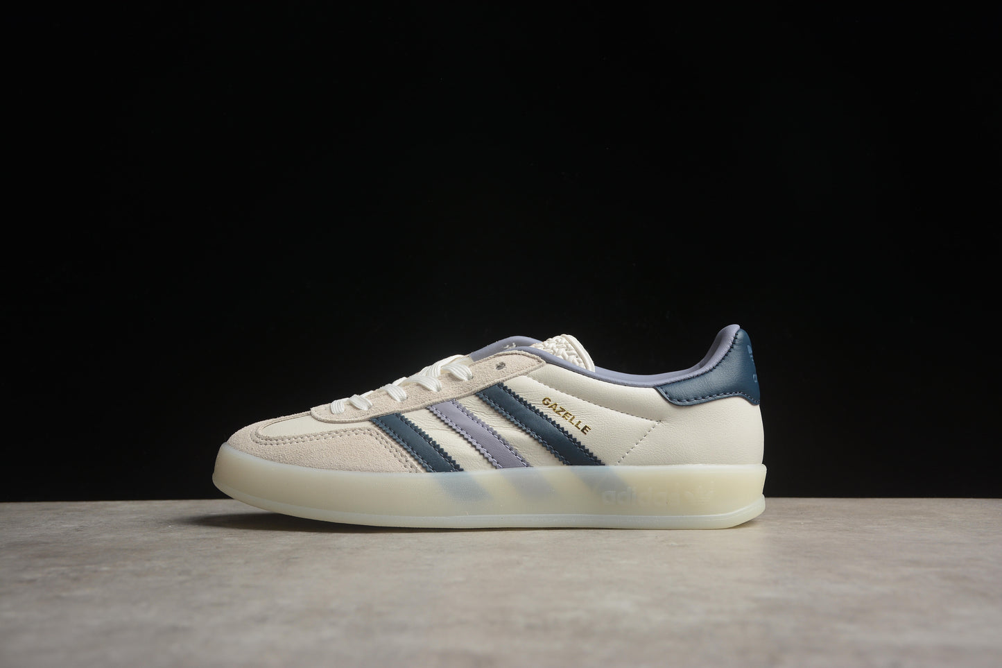 Gazelle blanco hueso y navy