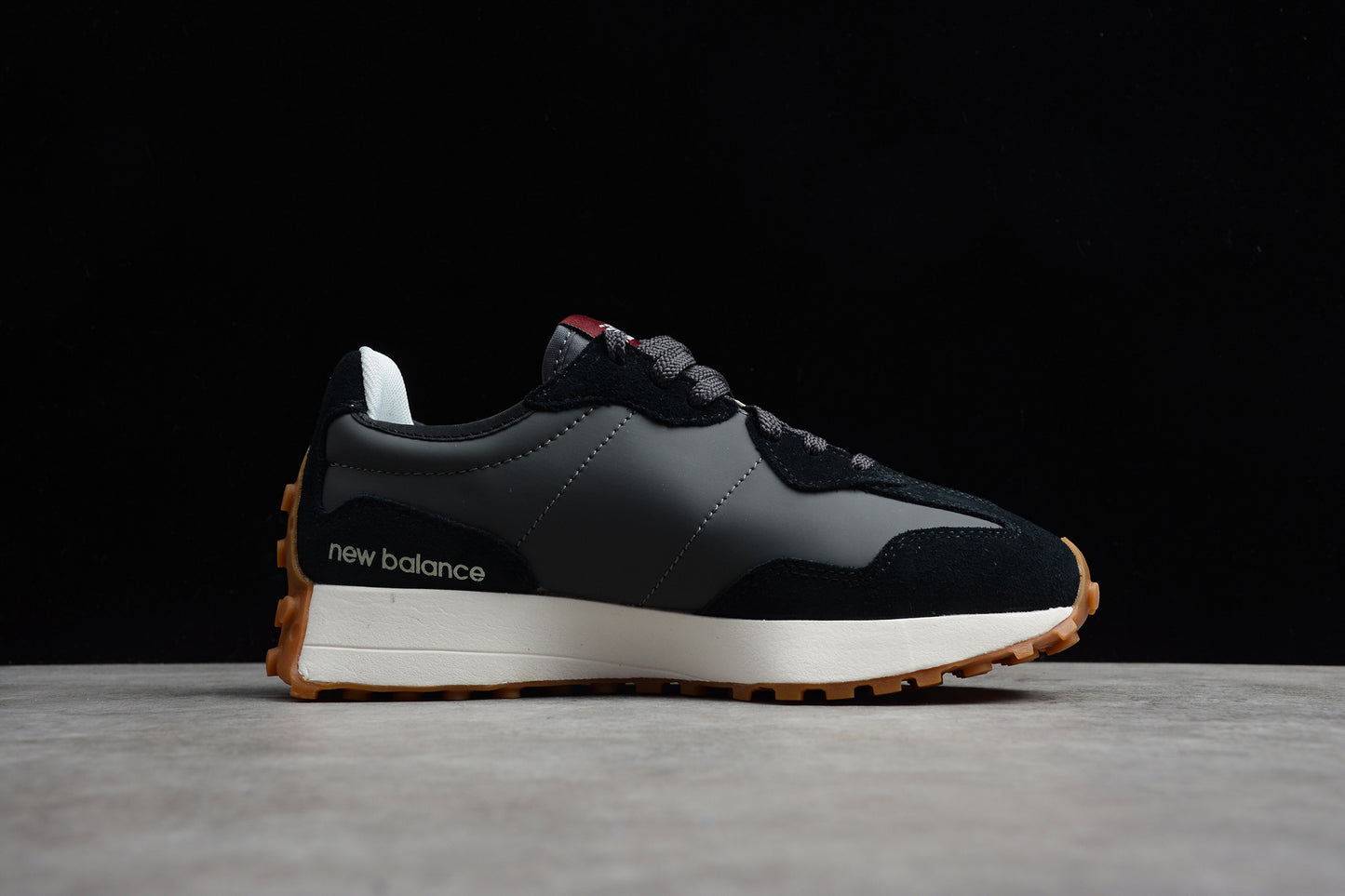 NB 327 negro y blanco roto