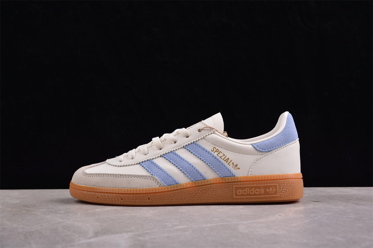 Handball Spezial blanco y azul cielo