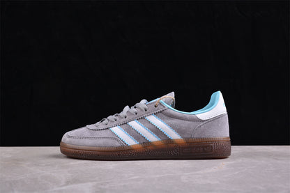 Handball Spezial gris medio, celeste claro y blanco