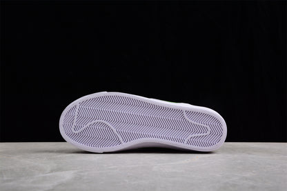 Blazer Low '77 blanco y verde