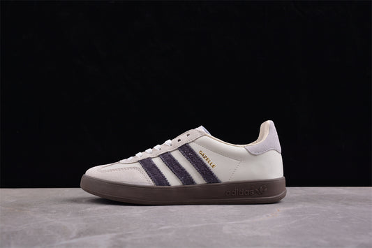 Gazelle blanco hueso y morado