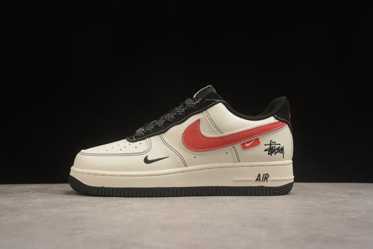 Air Force 1 07 x Stüssy beige claro, rojo carmesí y negro