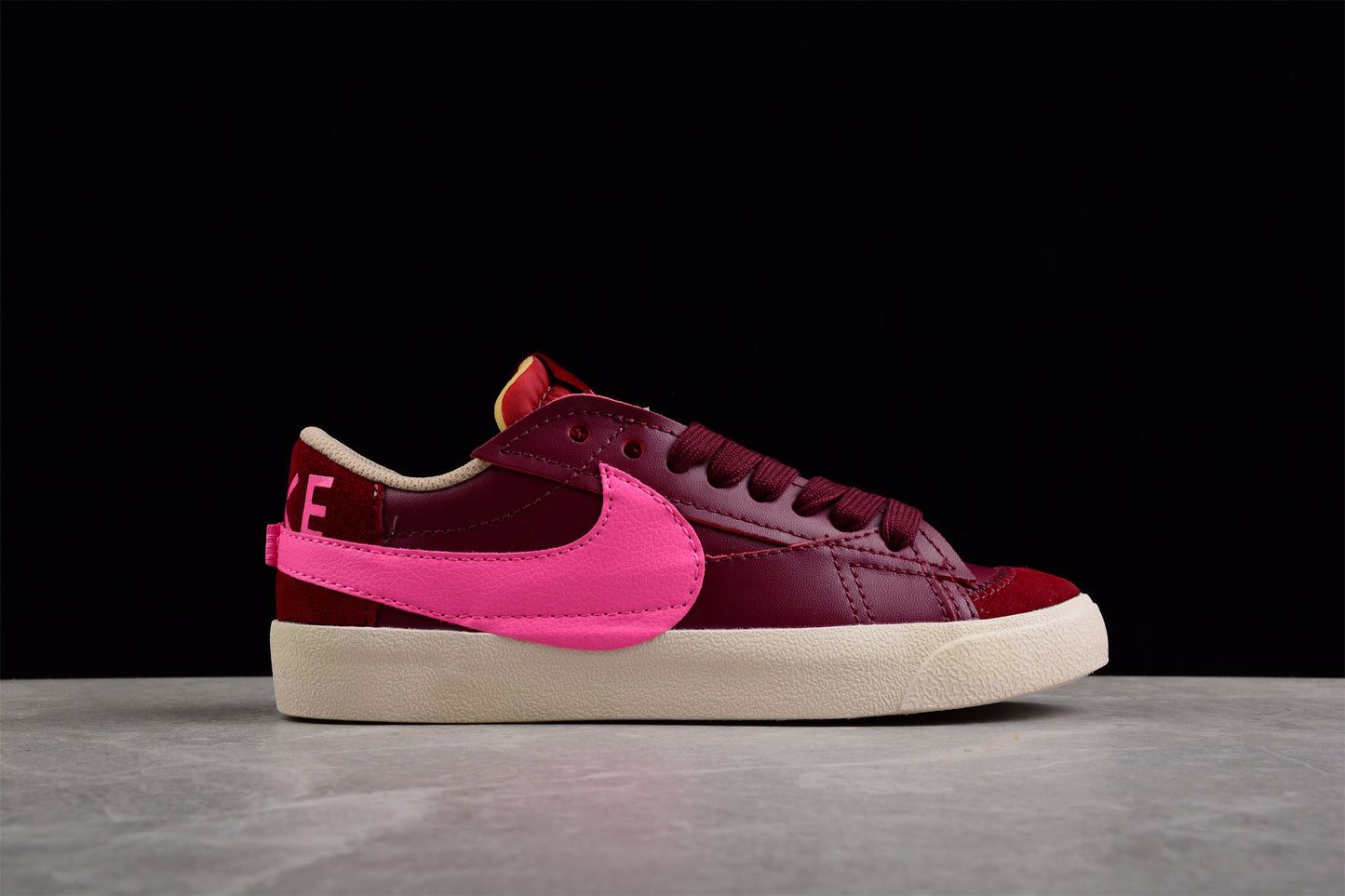 Blazer Low '77 rojo y rosa