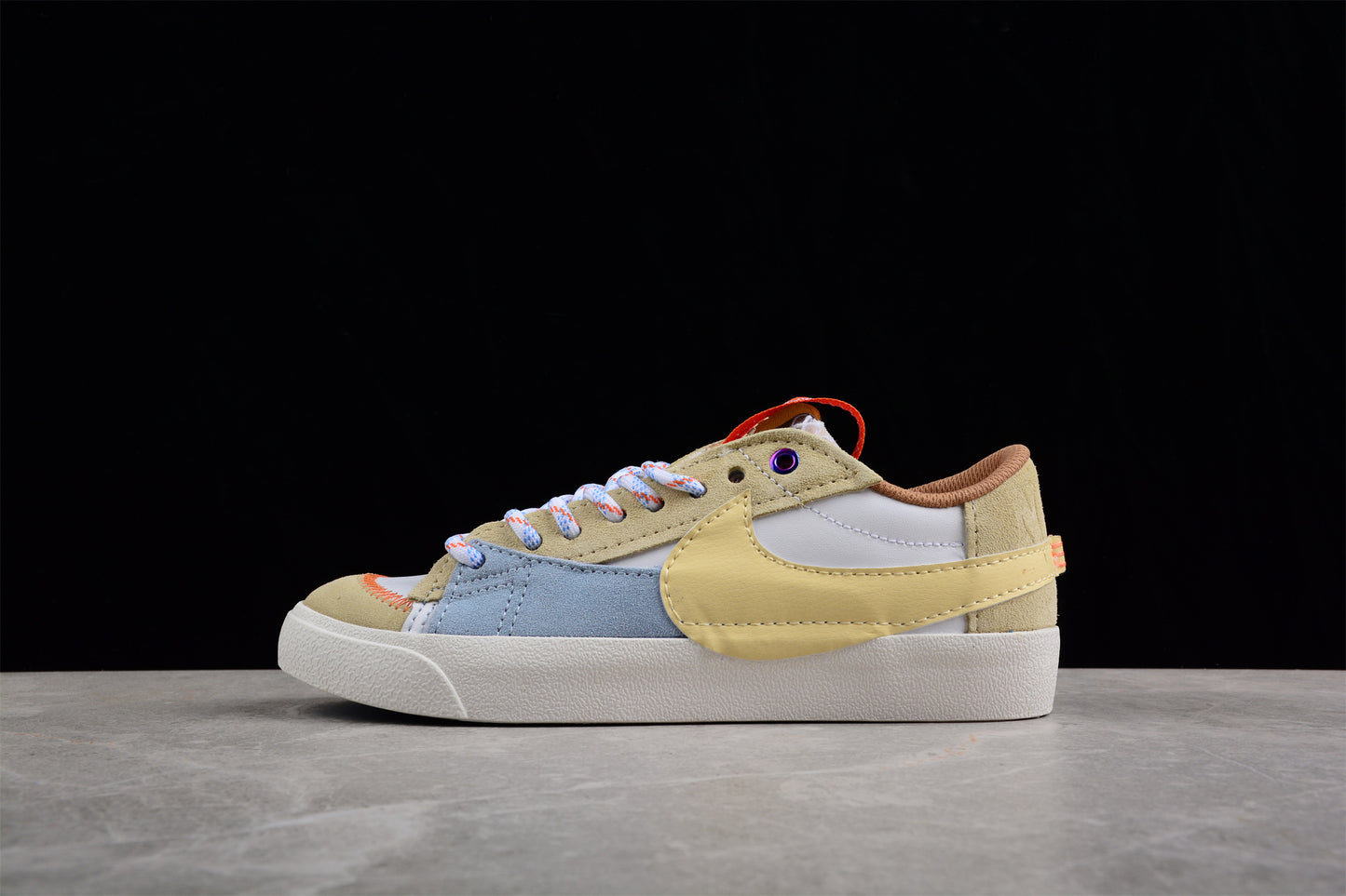 Blazer Low '77 beige, azul y blanco