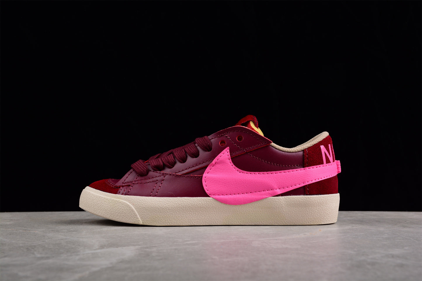 Blazer Low '77 rojo y rosa